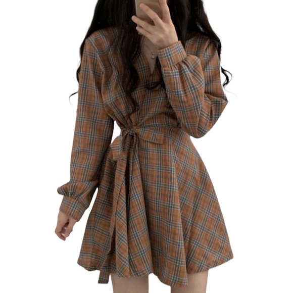 Dresses & Skirts - Vintage Plaid Tie Waist Mini Dress Long Sleeve V Neck Fit & Flare Small